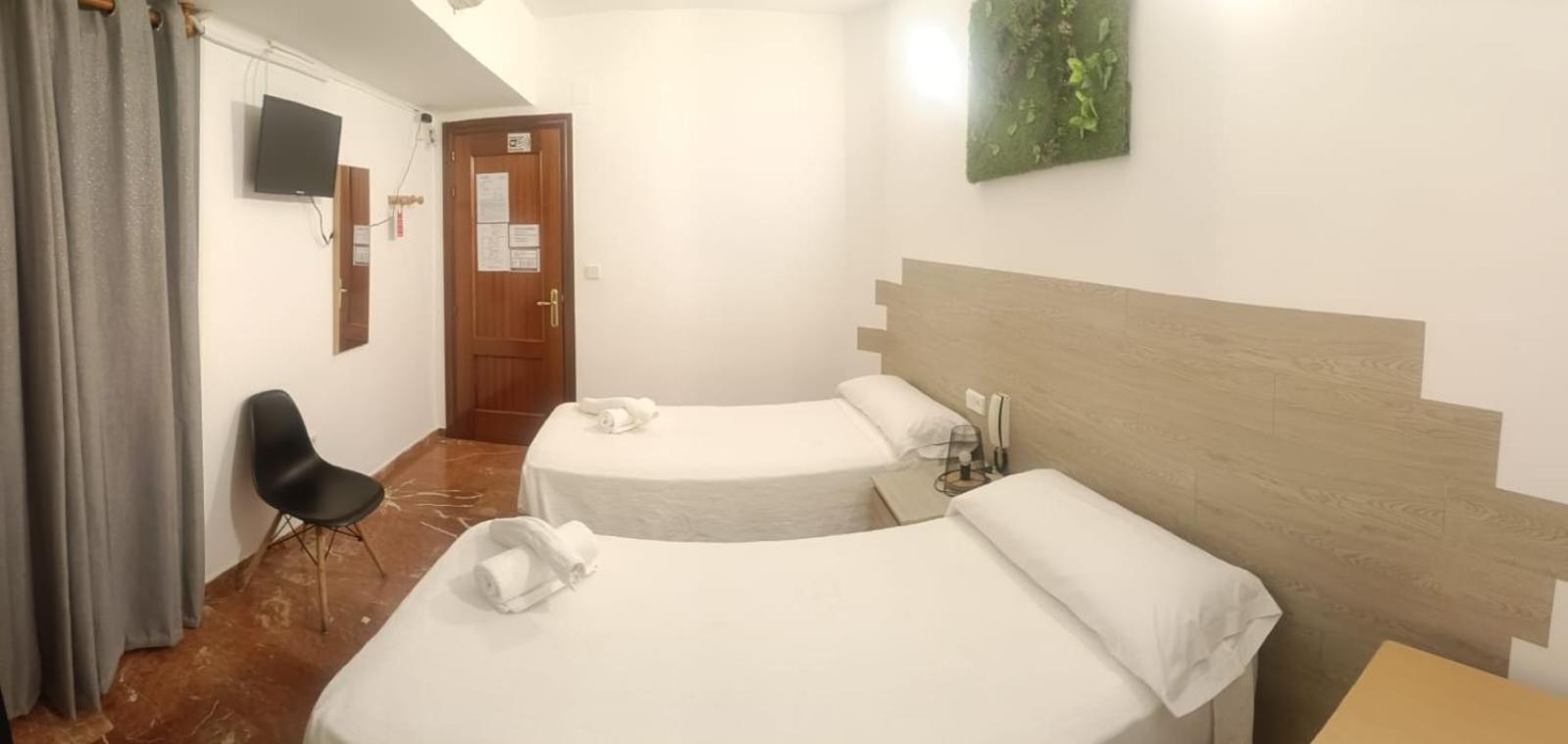 Hostal Nevot Granada Exterior photo