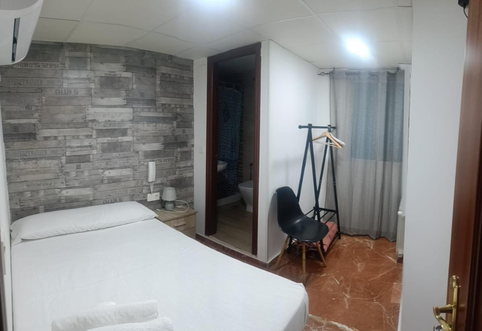 Hostal Nevot Granada Exterior photo