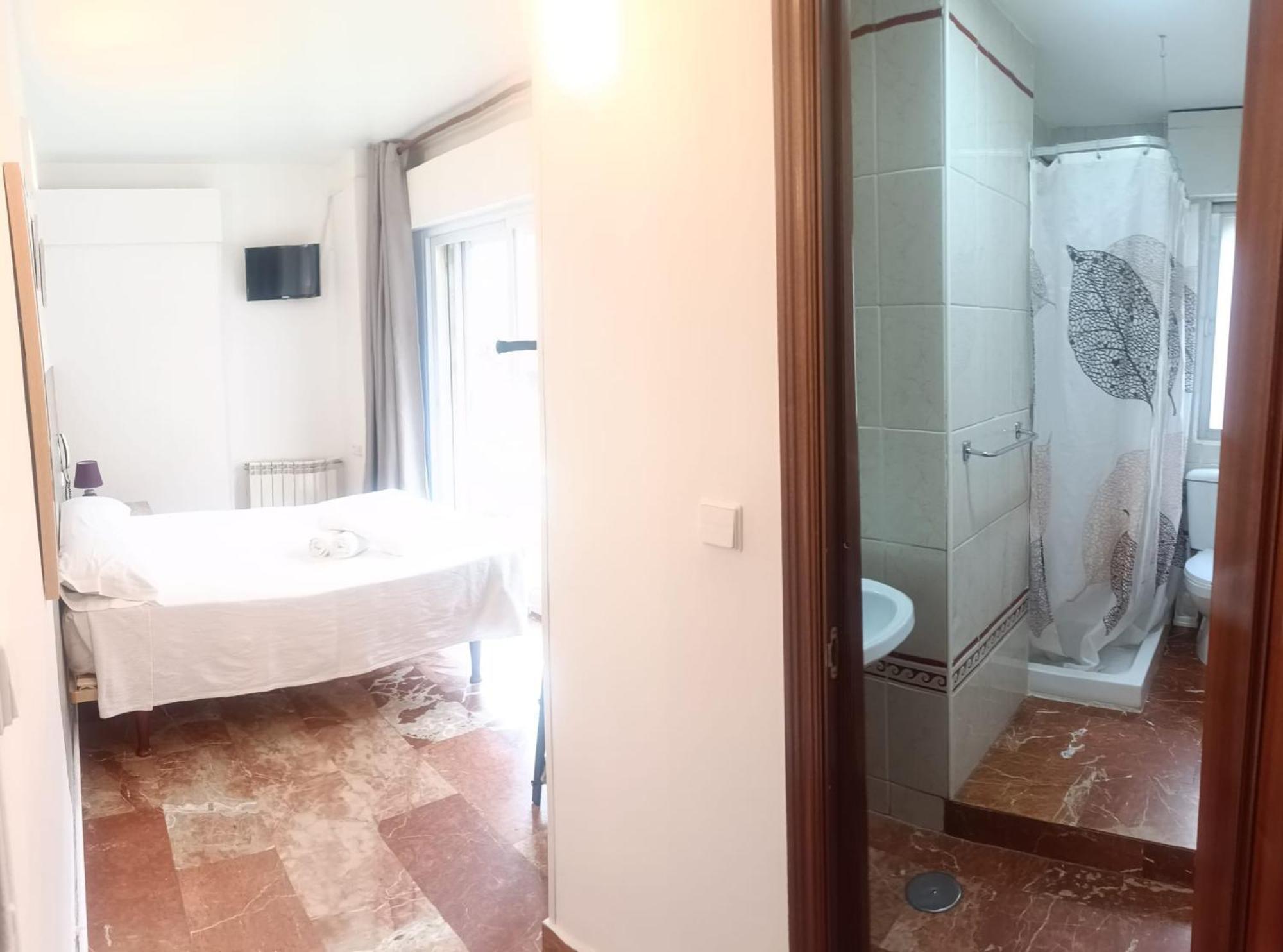 Hostal Nevot Granada Exterior photo