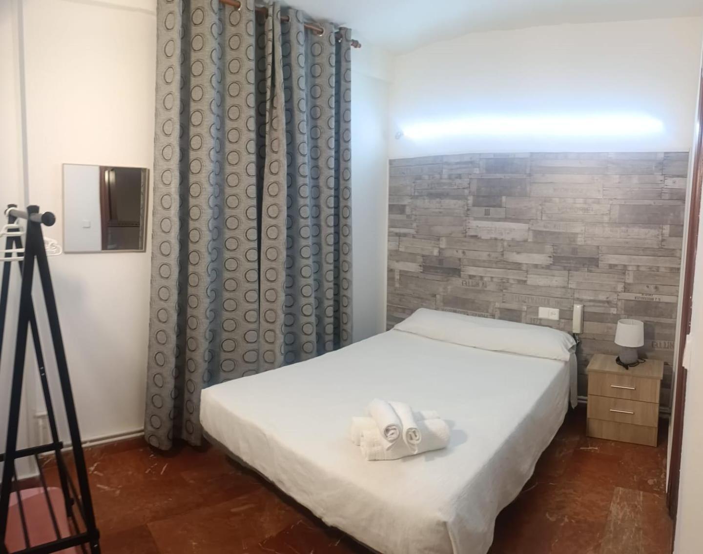 Hostal Nevot Granada Exterior photo