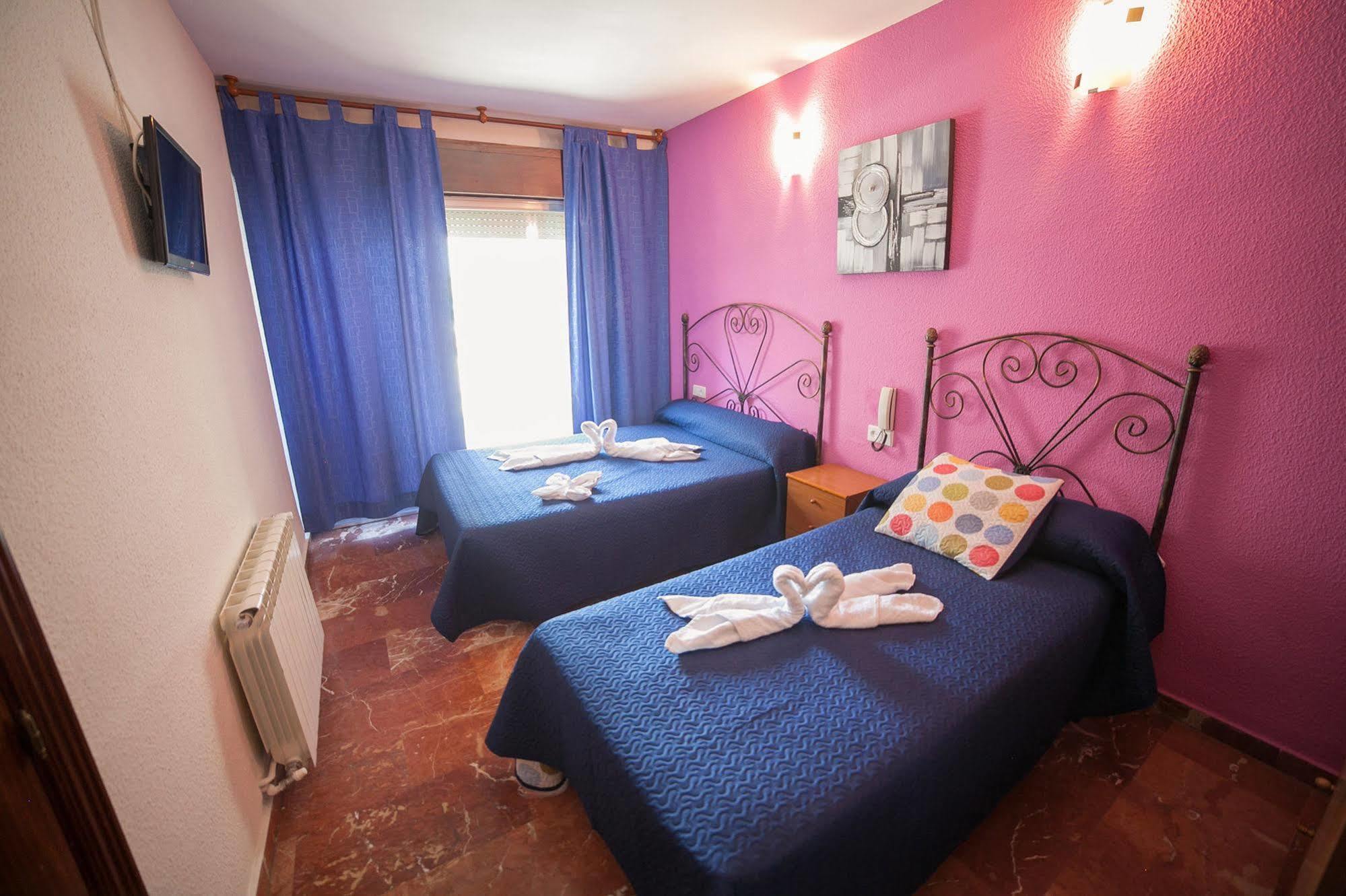 Hostal Nevot Granada Exterior photo