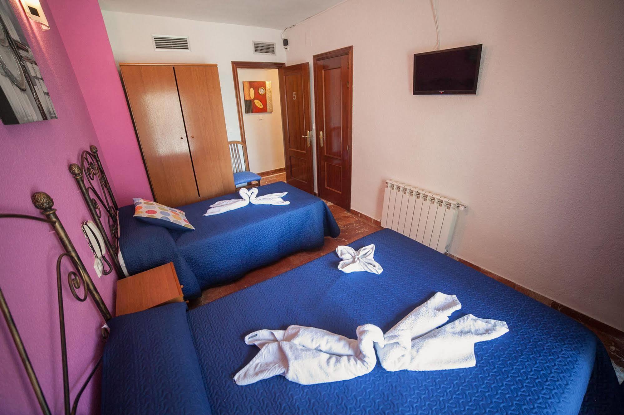 Hostal Nevot Granada Exterior photo