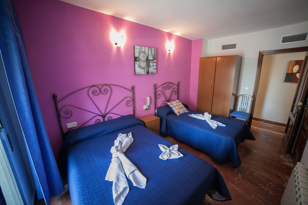 Hostal Nevot Granada Exterior photo